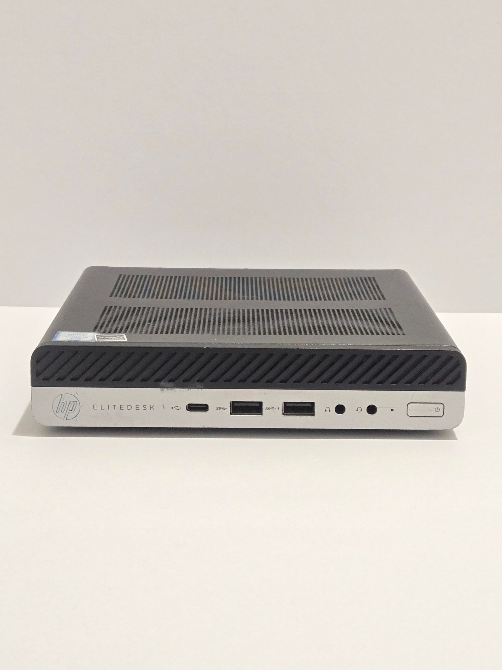 Front of the HP EliteDesk 800 G4 Mini showing its USB ports and power button